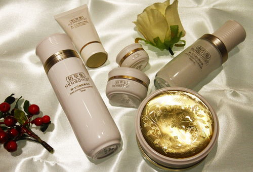 秋季化妝品節盛典來襲！多重福利搶先鎖定，專屬代金券手慢即無